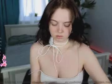 small_blondee on Chaturbate 