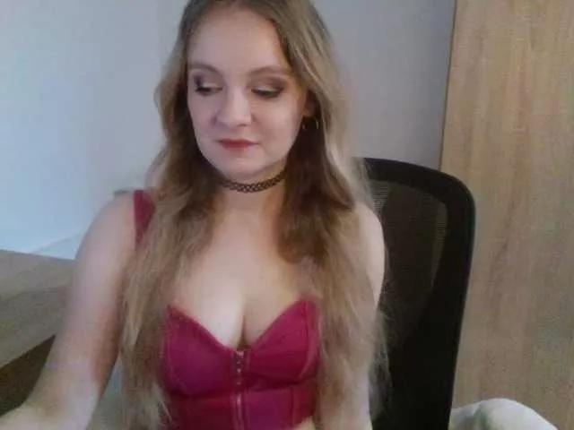 AlmaNatural on BongaCams 