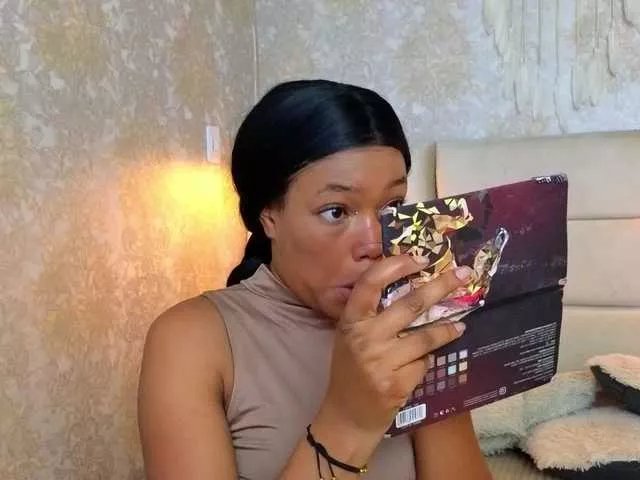 CrystalBrooke3x on BongaCams