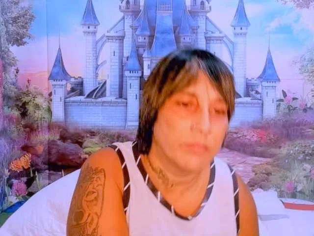 indianroxy on BongaCams 