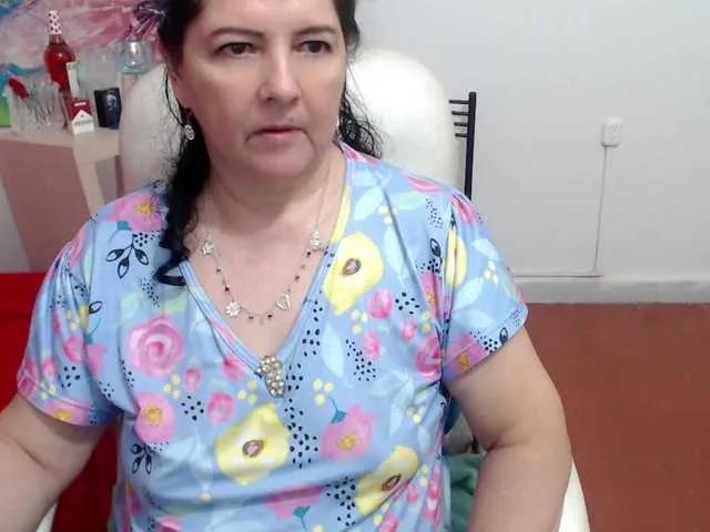 leonela on BongaCams