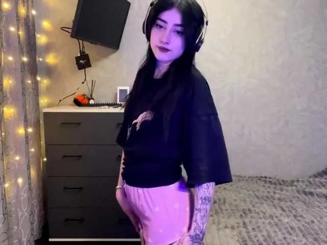 meowluly on BongaCams