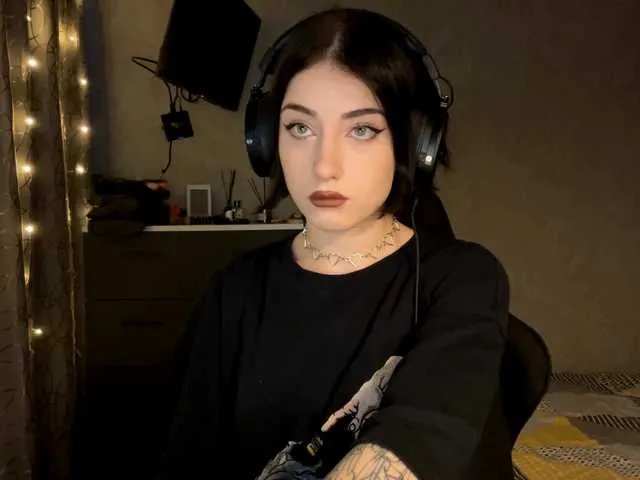 meowluly on BongaCams