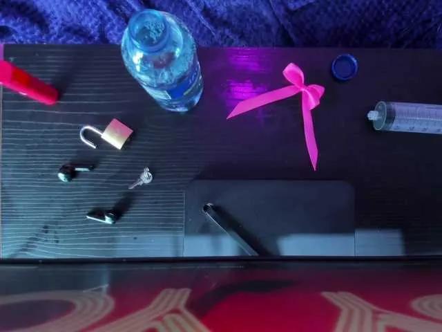 MiaaDavis on BongaCams 