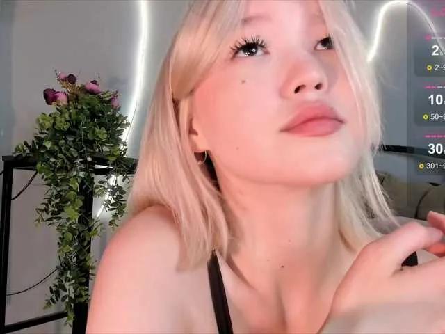 milli-sunrise on BongaCams 