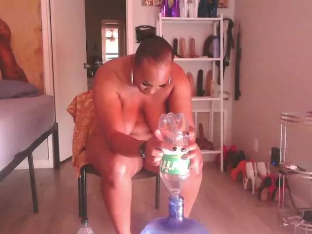 QueenAnitaDix on BongaCams