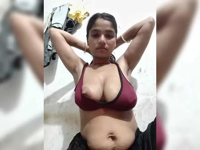 Tunnidelhi on BongaCams 