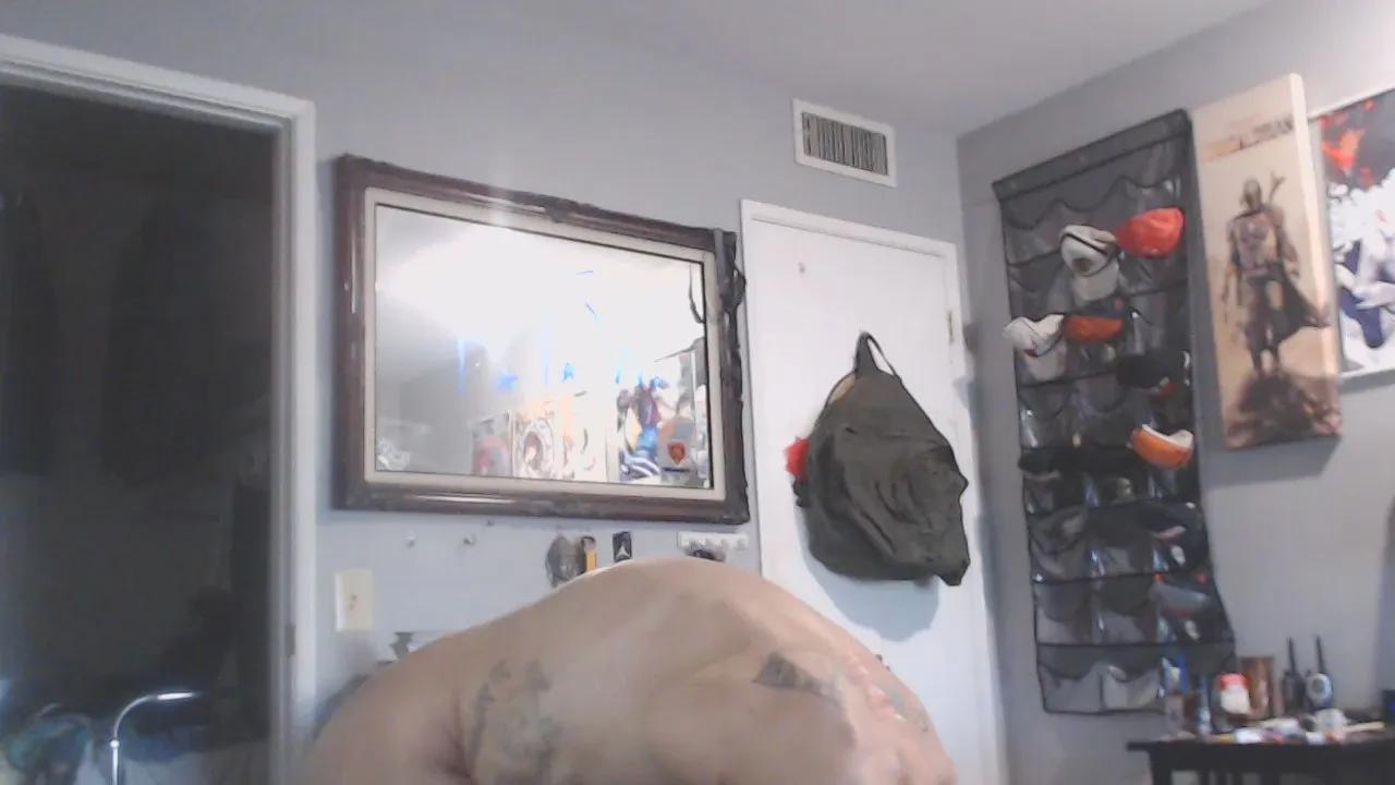 Adambombz717 on Cam4 