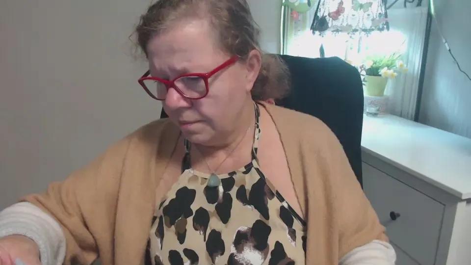 adele69sexy on Cam4
