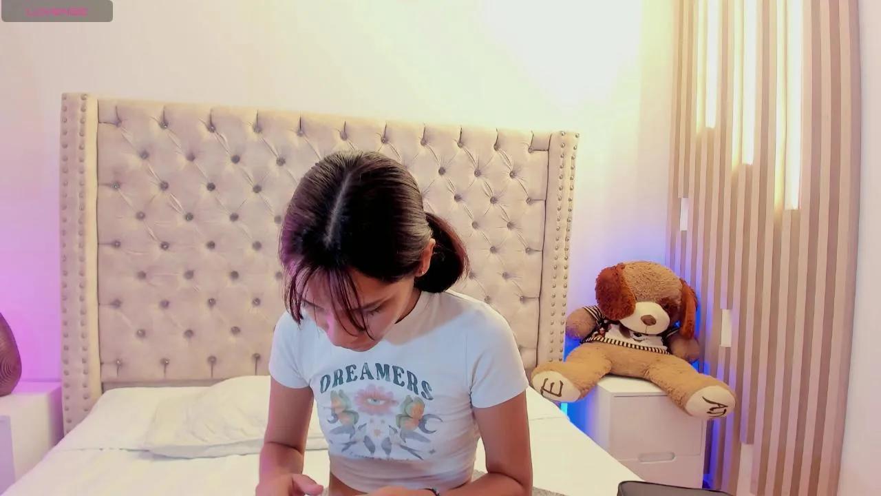 AdharaMancinii on Cam4 