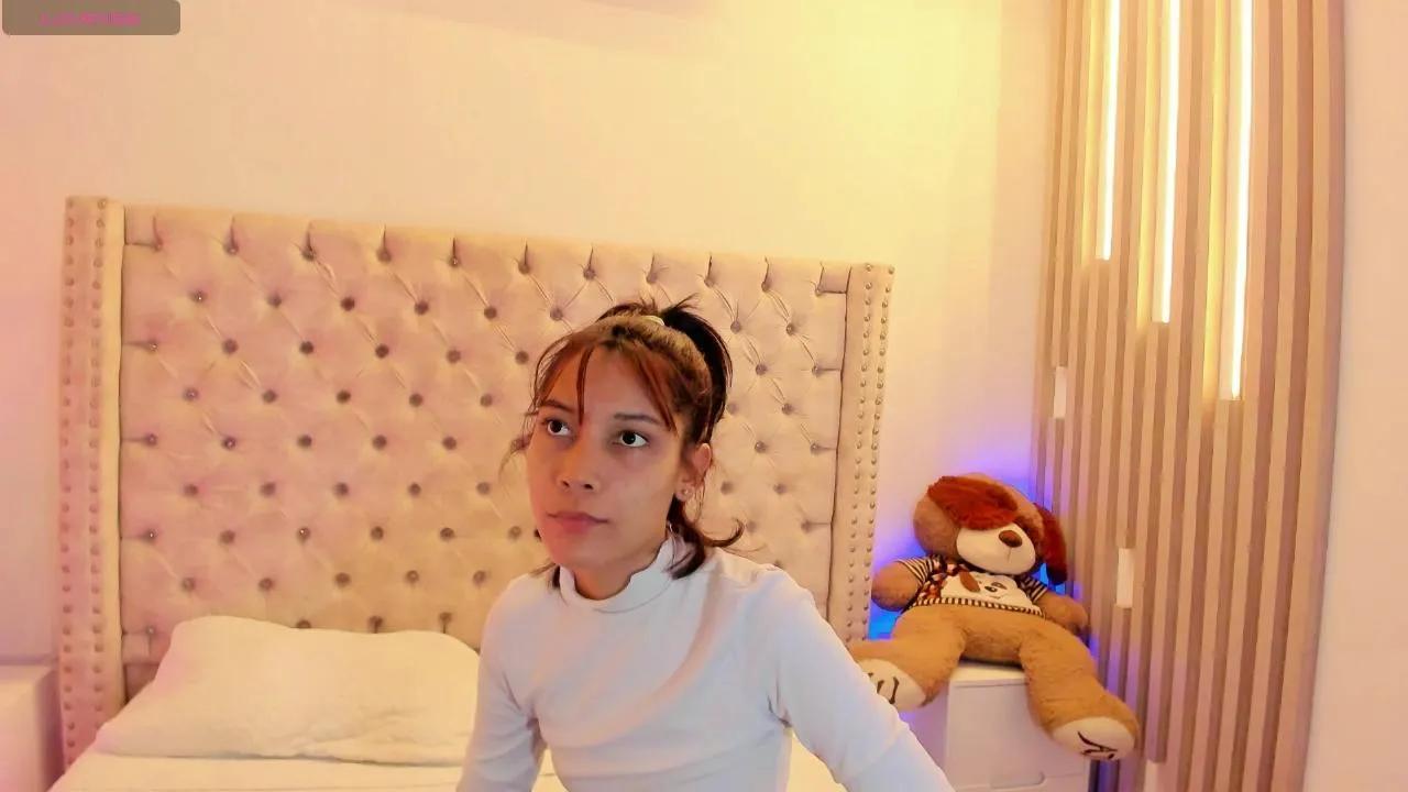 AdharaMancinii on Cam4 