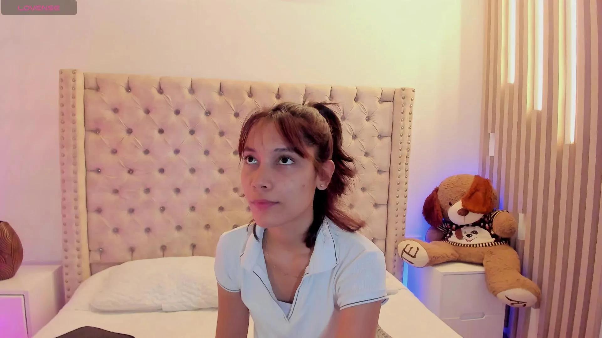 AdharaMancinii on Cam4 