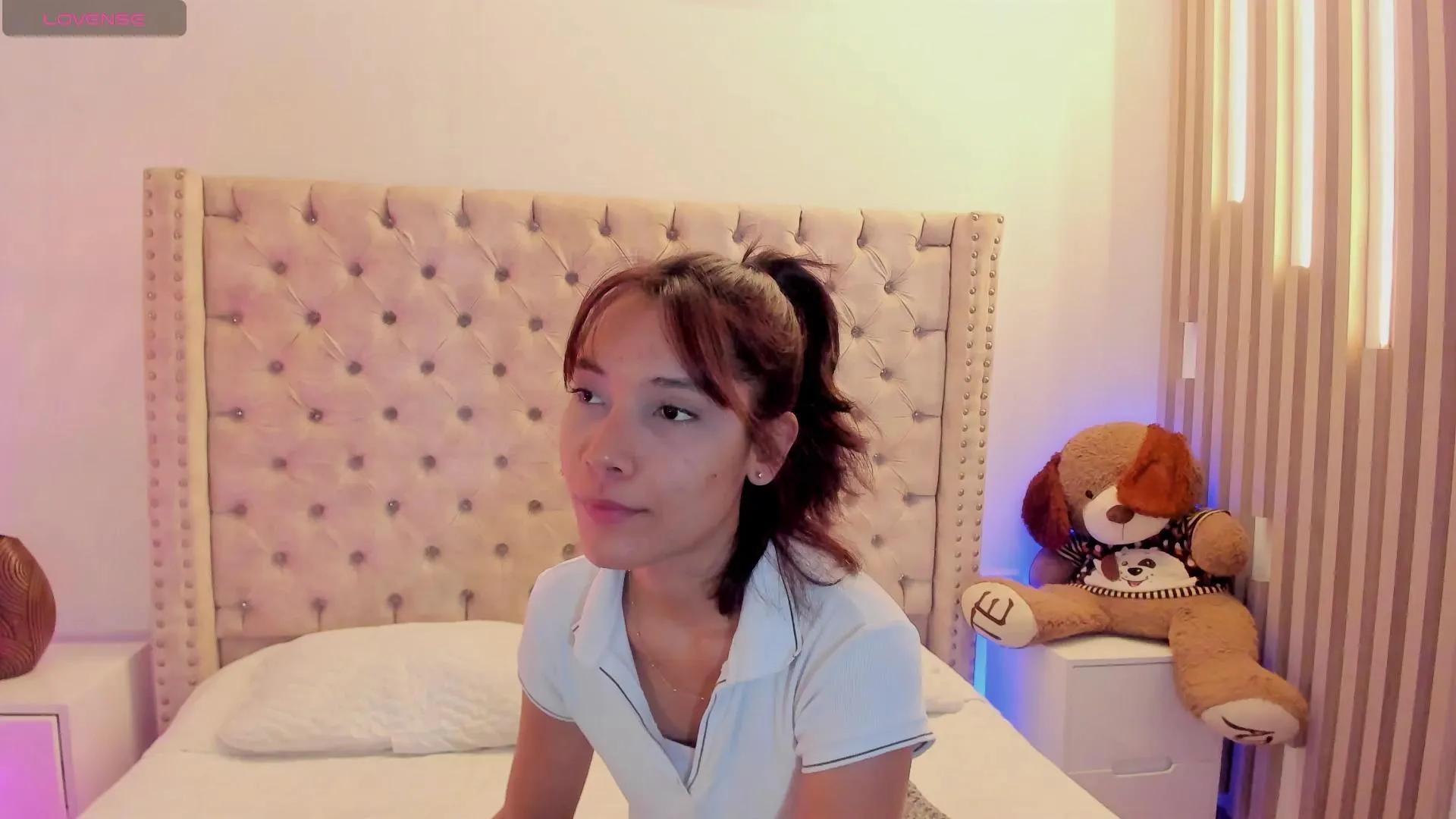 AdharaMancinii on Cam4 