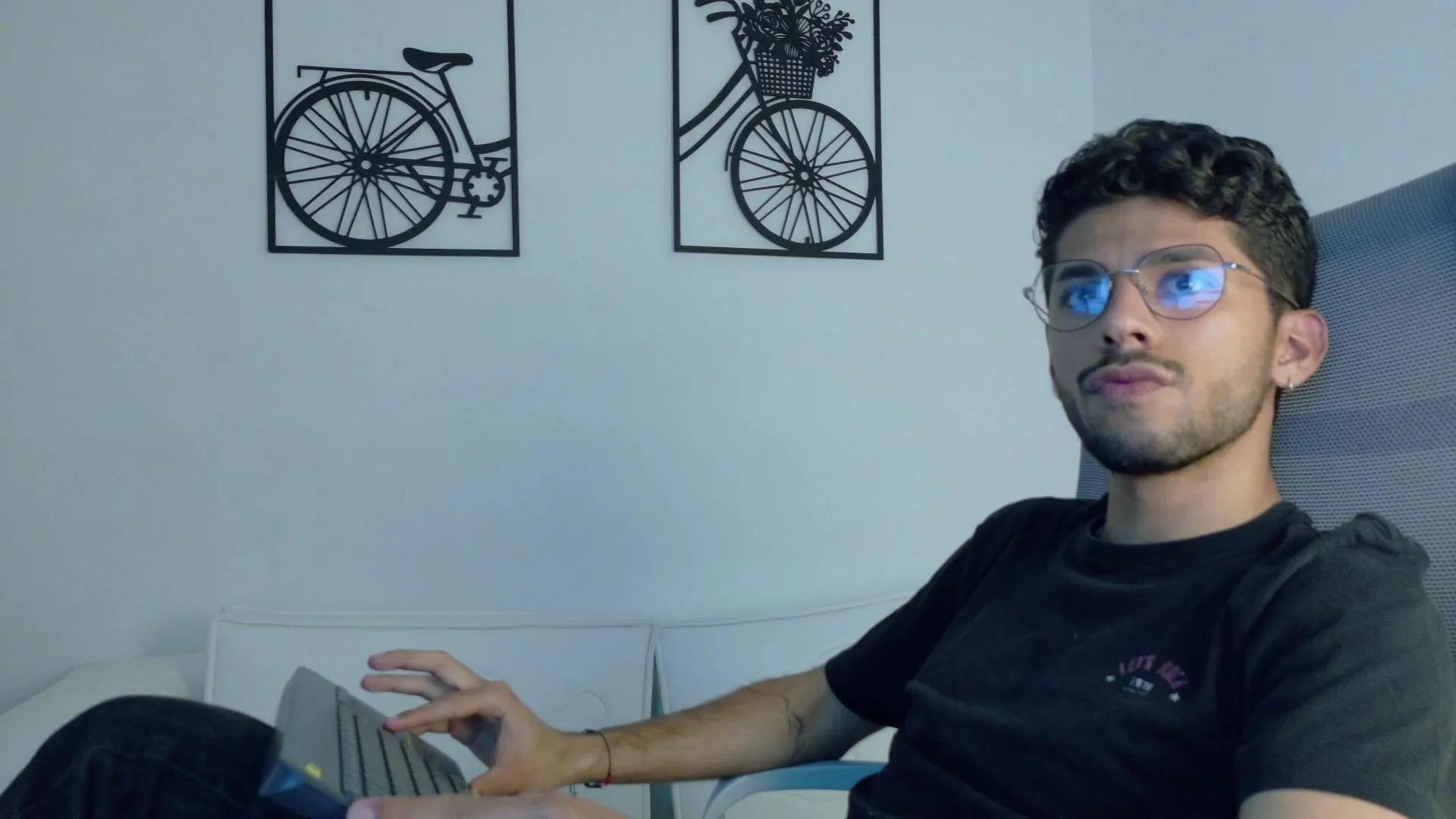 ALANVILLA_LOBO on Cam4 