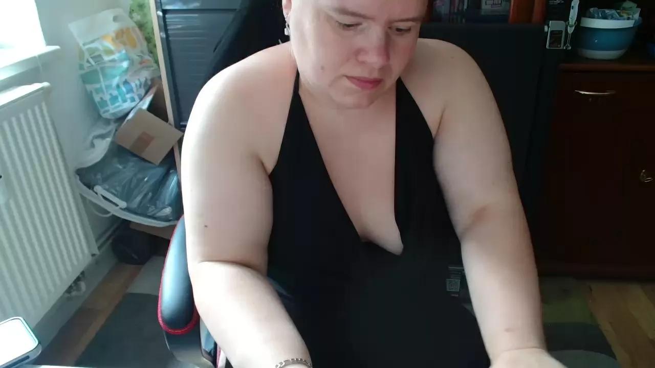 bbwNicole5 on Cam4 