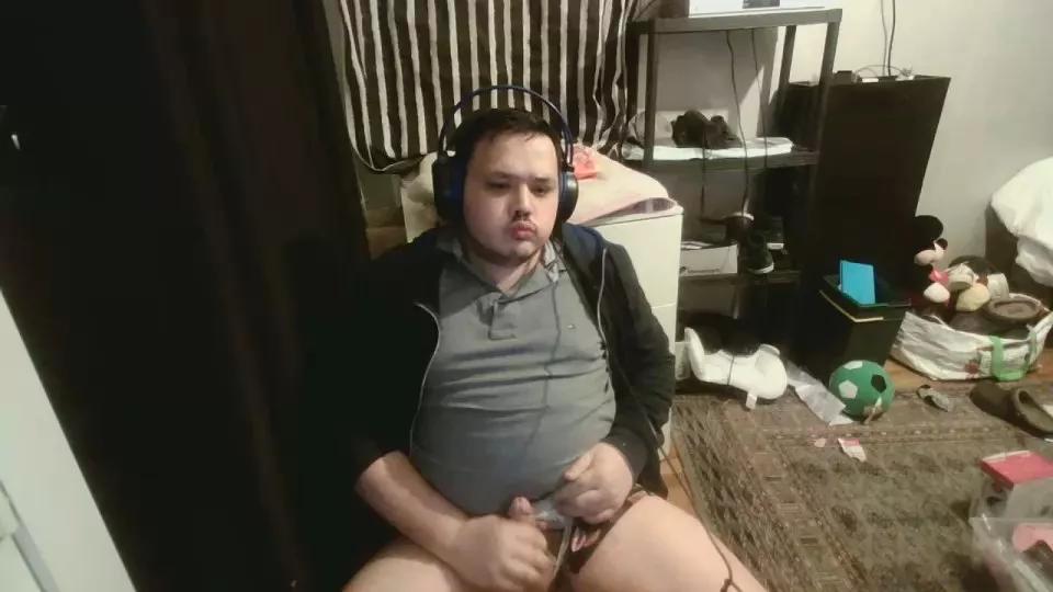 Bebemickey75 on Cam4 