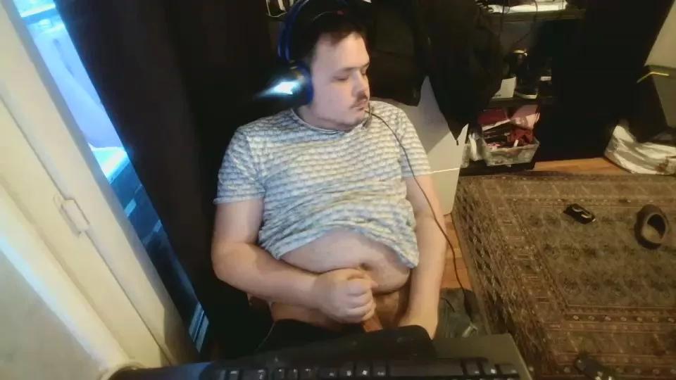 Bebemickey75 on Cam4 