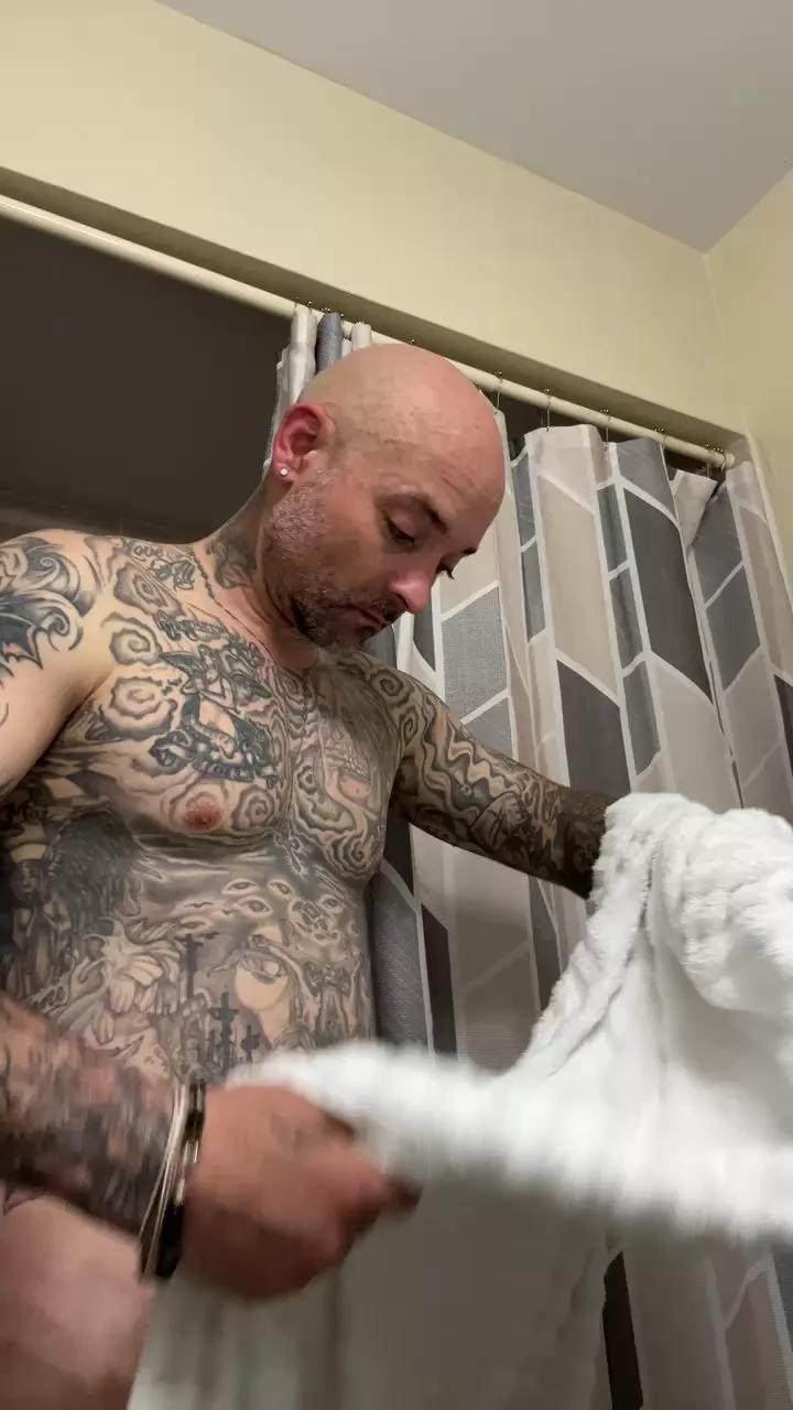 DaddyDick069 on Cam4 