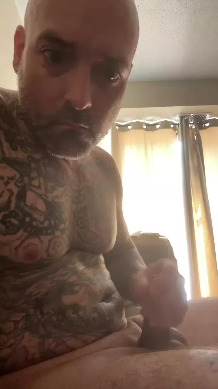 DaddyDick069 on Cam4 