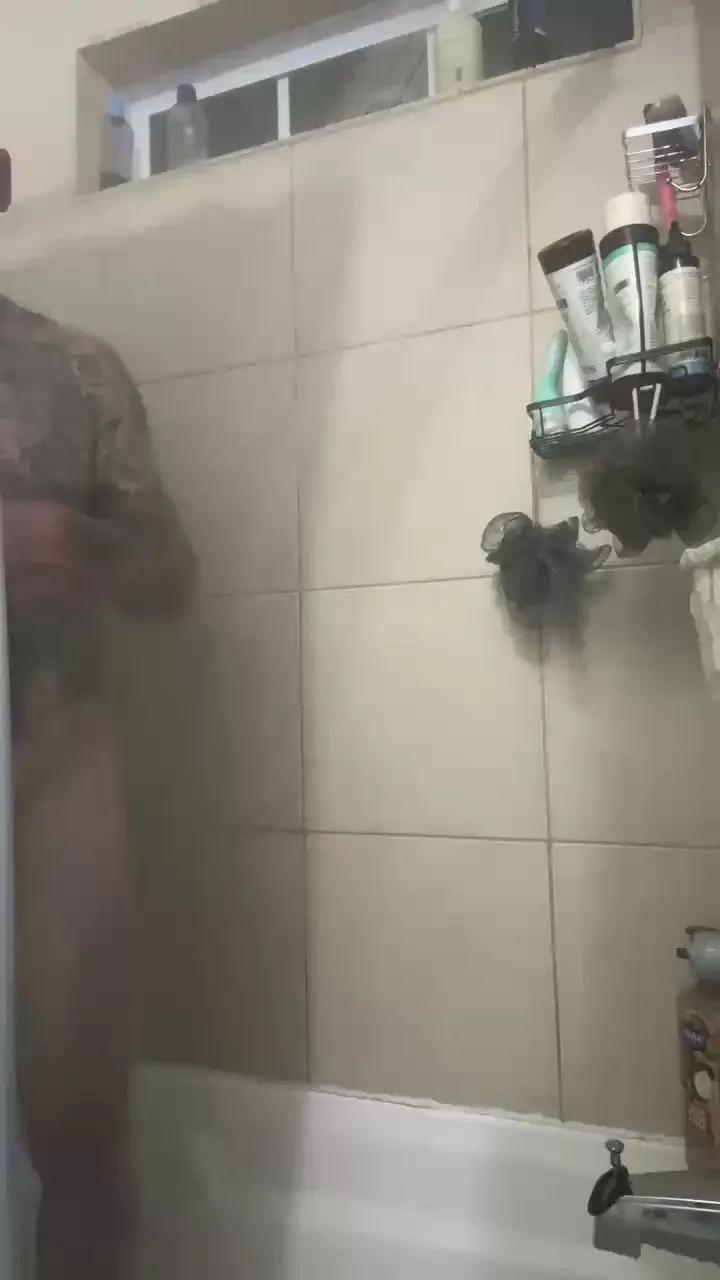 DaddyDick069 on Cam4 