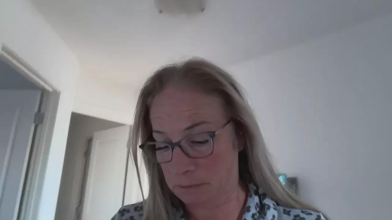 DDD_frenchlove on Cam4 