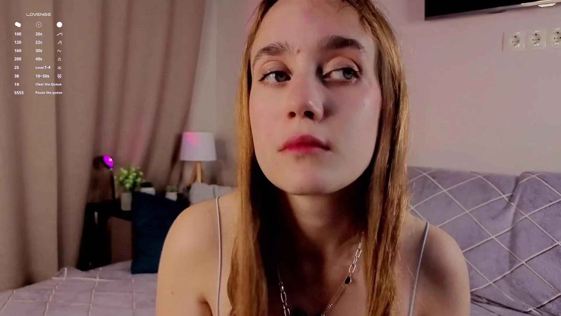 DollyGearing on Cam4 