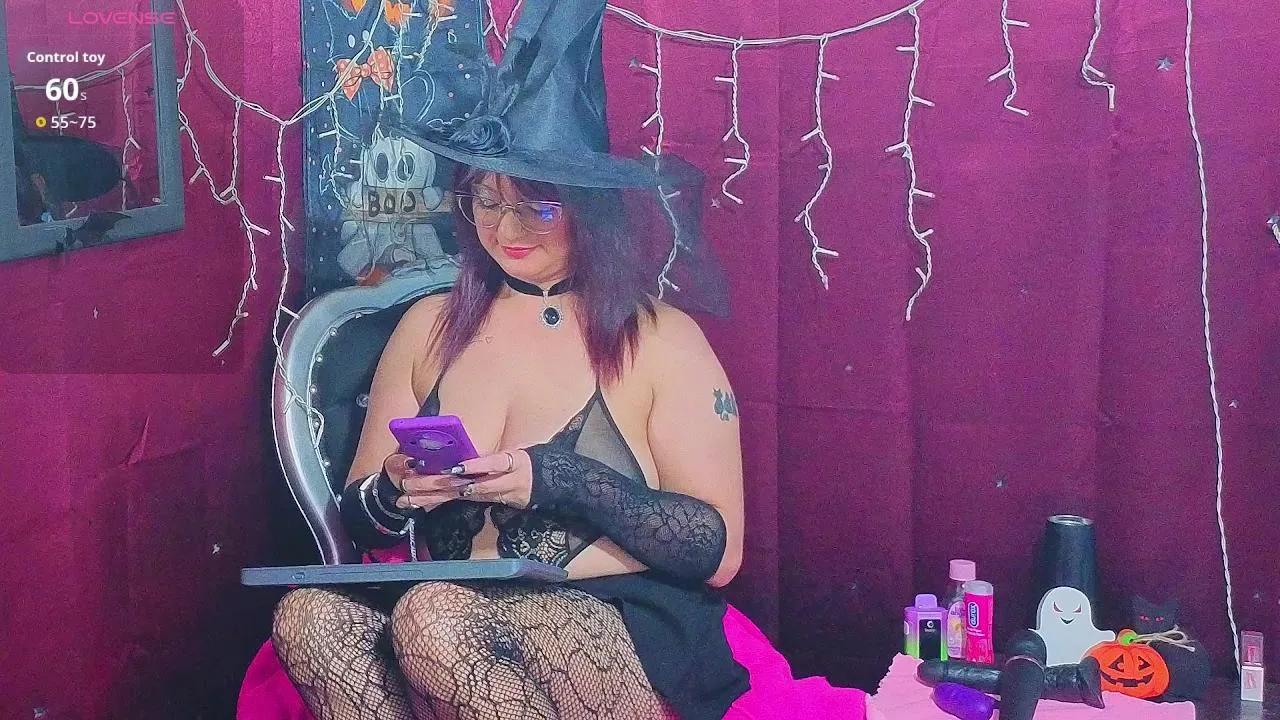 ElegantRouse on Cam4 