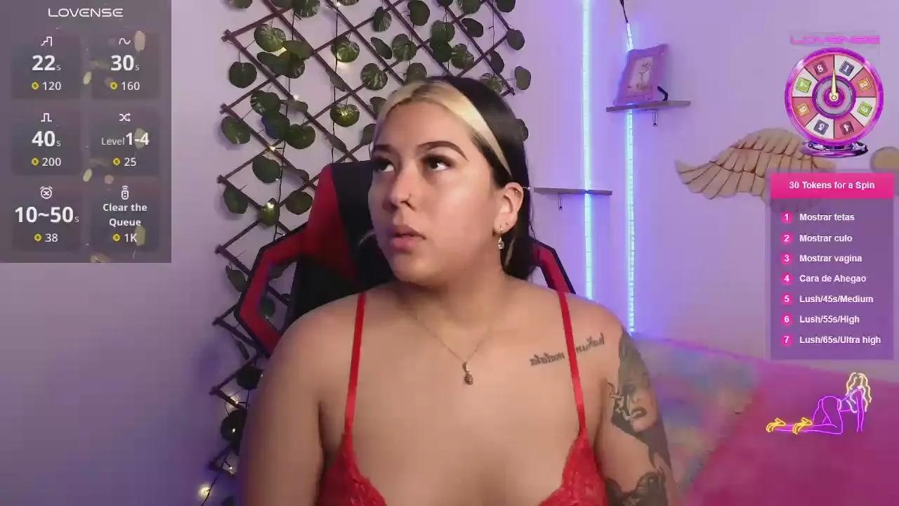 embereyes_999 on Cam4 