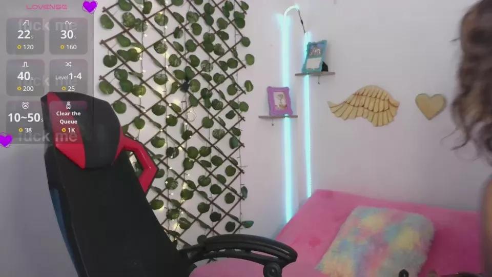 embereyes_999 on Cam4 