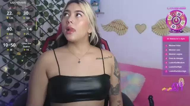 embereyes_999 on Cam4 