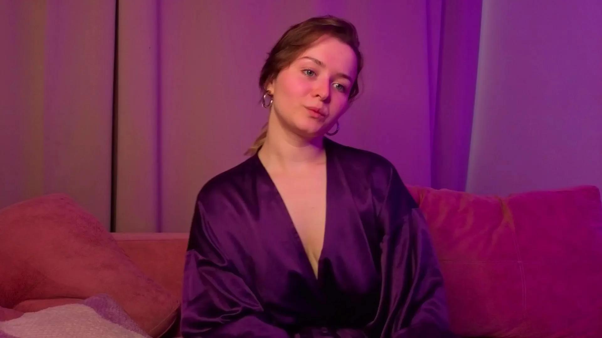FannyBeresford on Cam4 