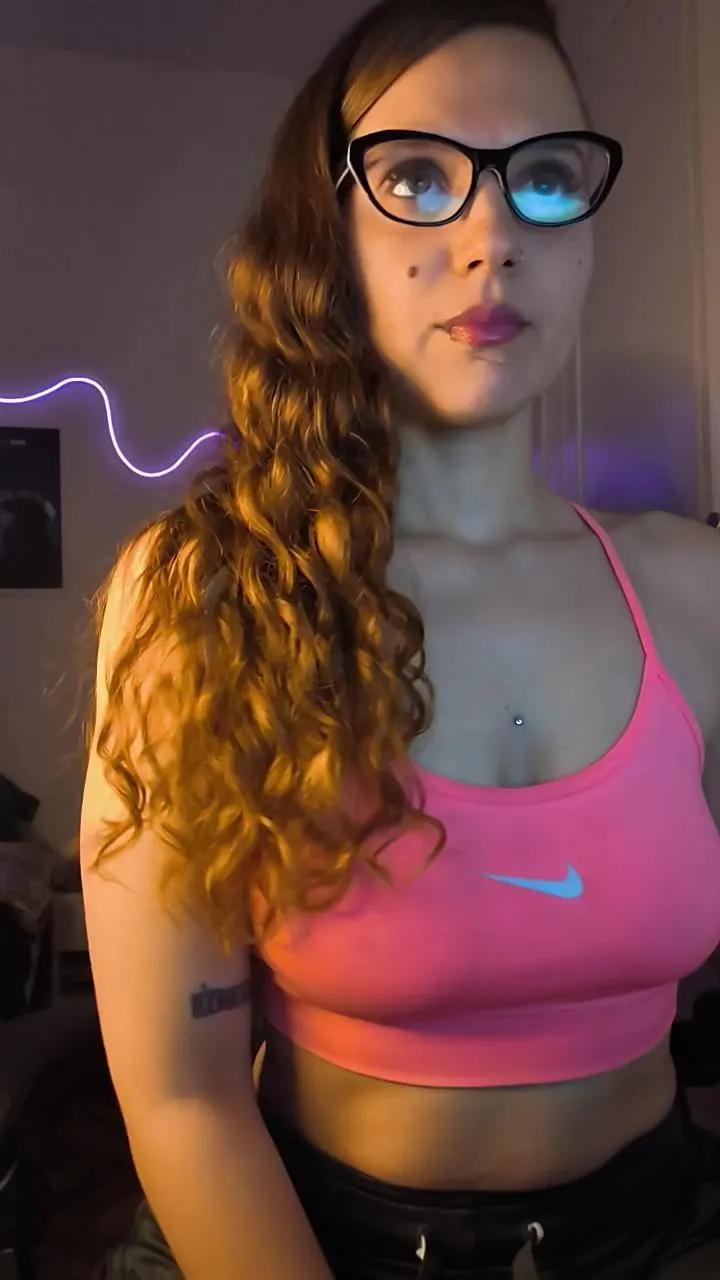 Galaxiaa23 on Cam4 