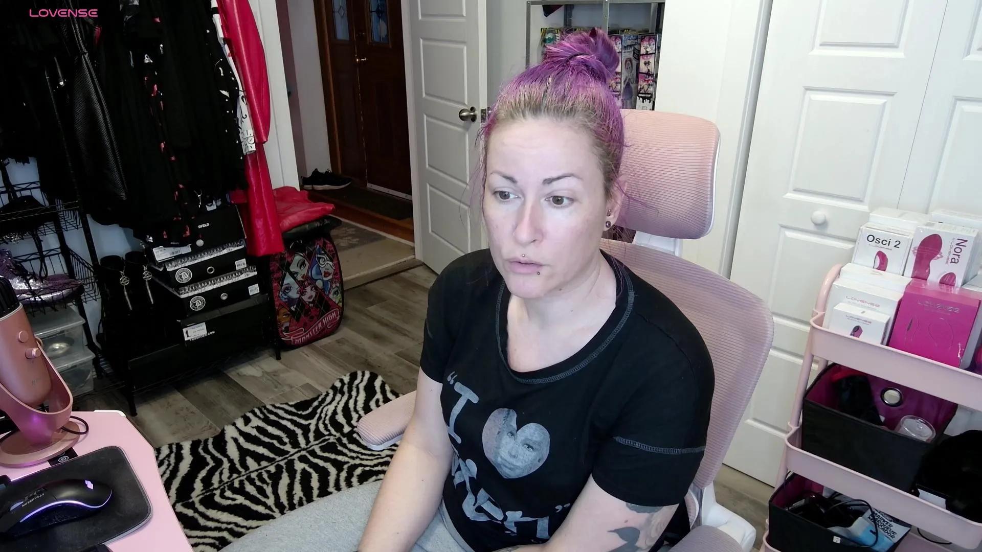 gennyrock on Cam4 