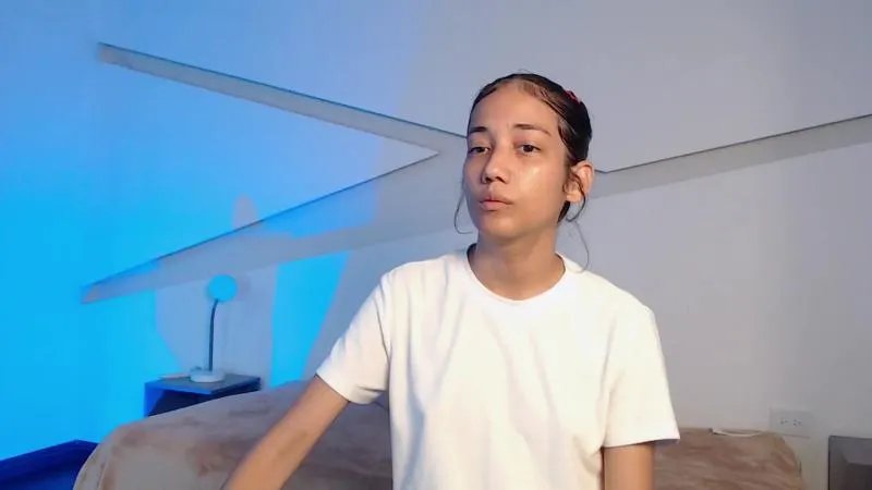 Hotlittlekitty1 on Cam4