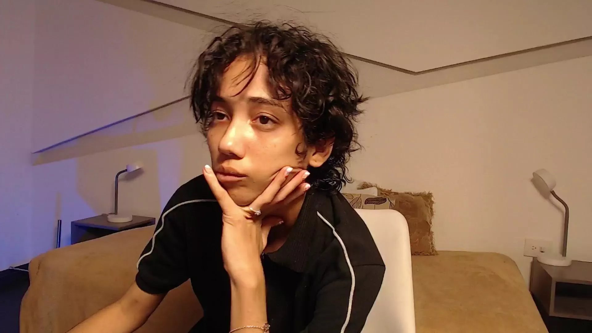 Hotlittlekitty1 on Cam4