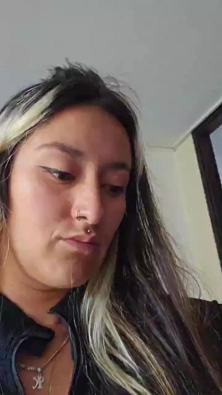 Kitty_goddess on Cam4 