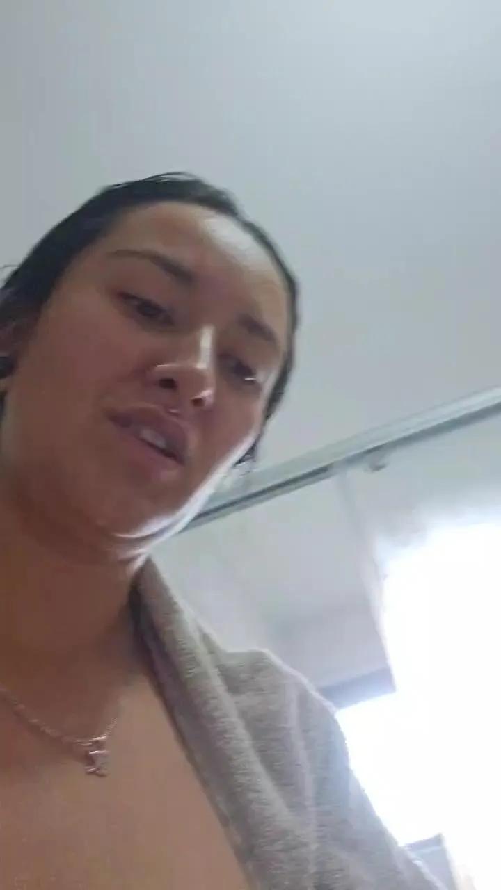 Kitty_goddess on Cam4 