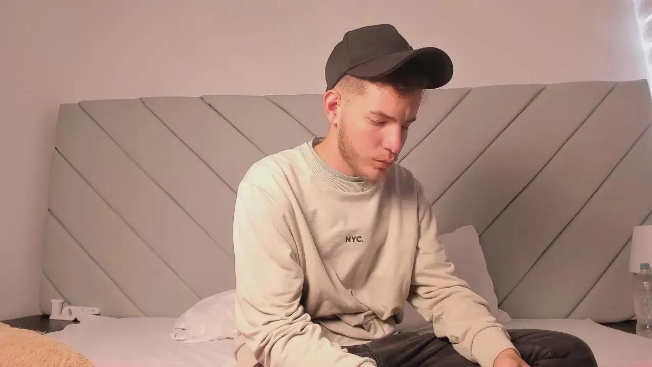 lara_and_danny on Cam4 