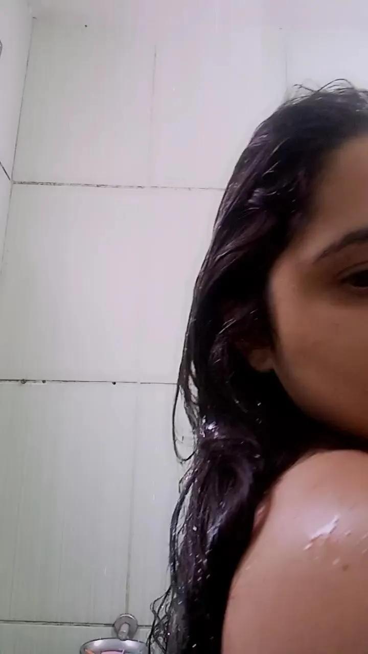 Laraass on Cam4