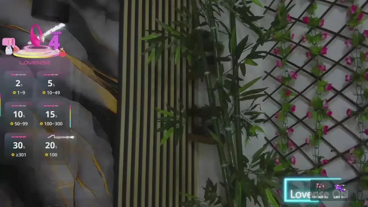 lararoberts_ on Cam4 