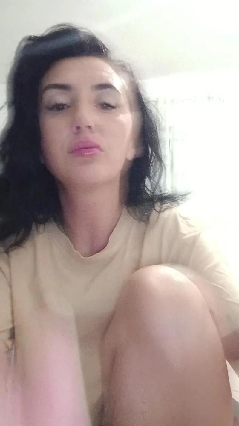 Lola05love on Cam4 