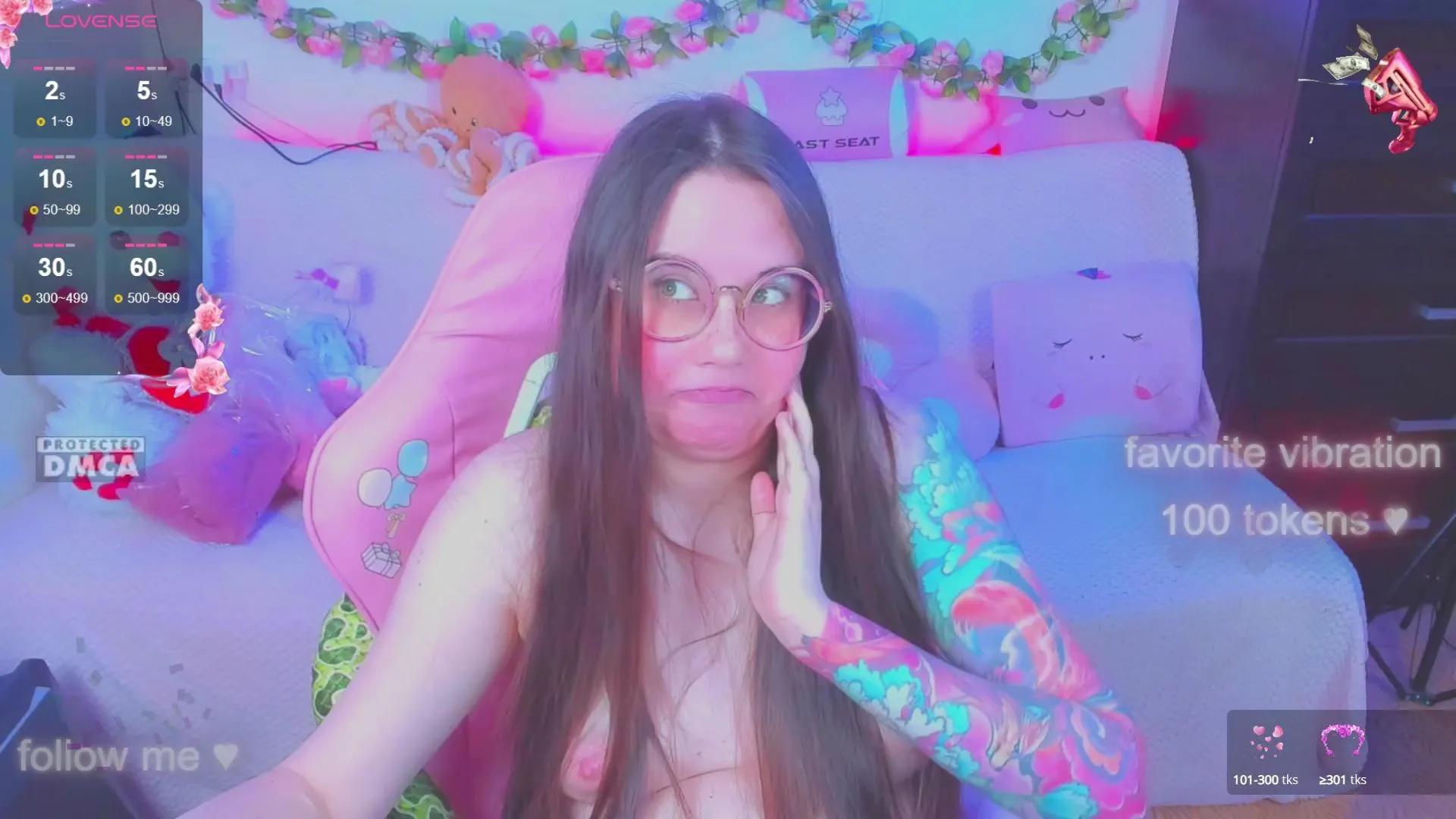 lolisuccub on Cam4 