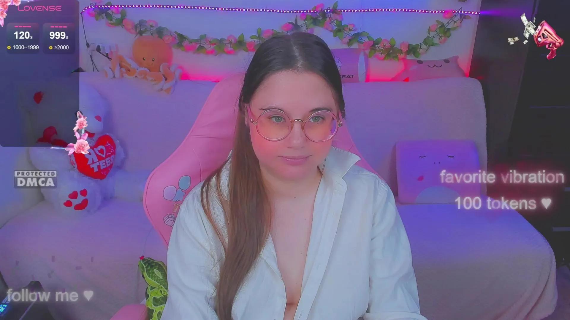 lolisuccub on Cam4 