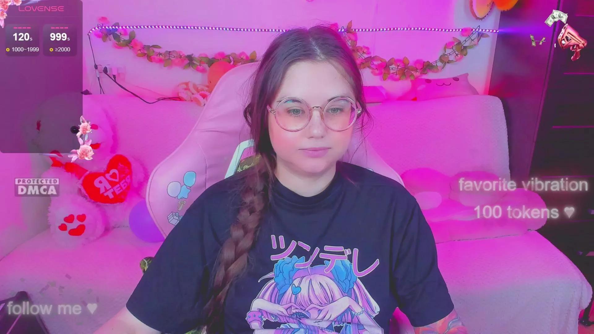 lolisuccub on Cam4 