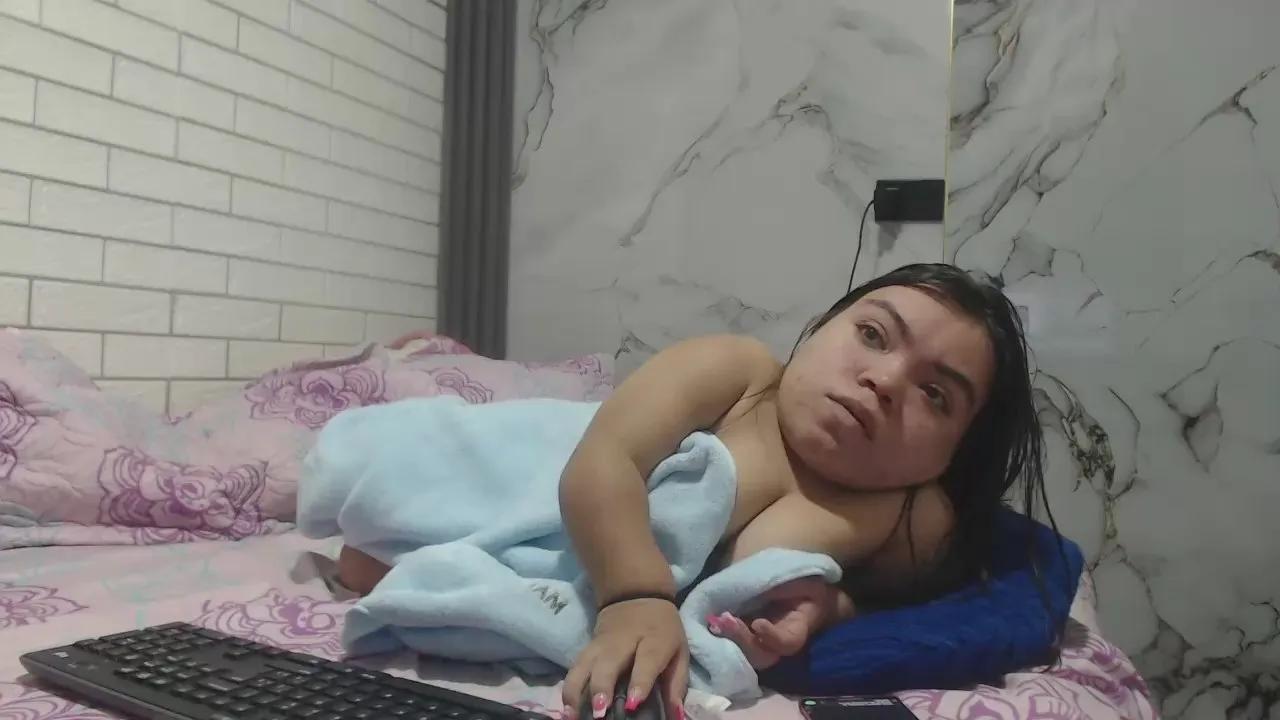 mini_michelle_ on Cam4 