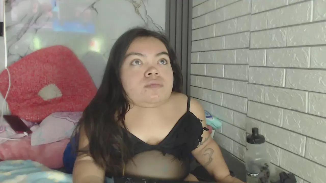 mini_michelle_ on Cam4