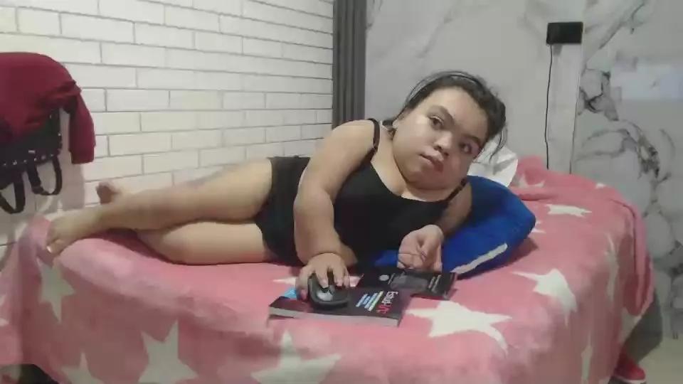 mini_michelle_ on Cam4 