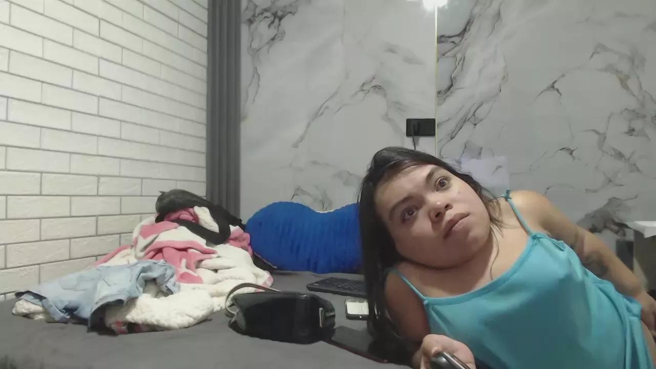 mini_michelle_ on Cam4 
