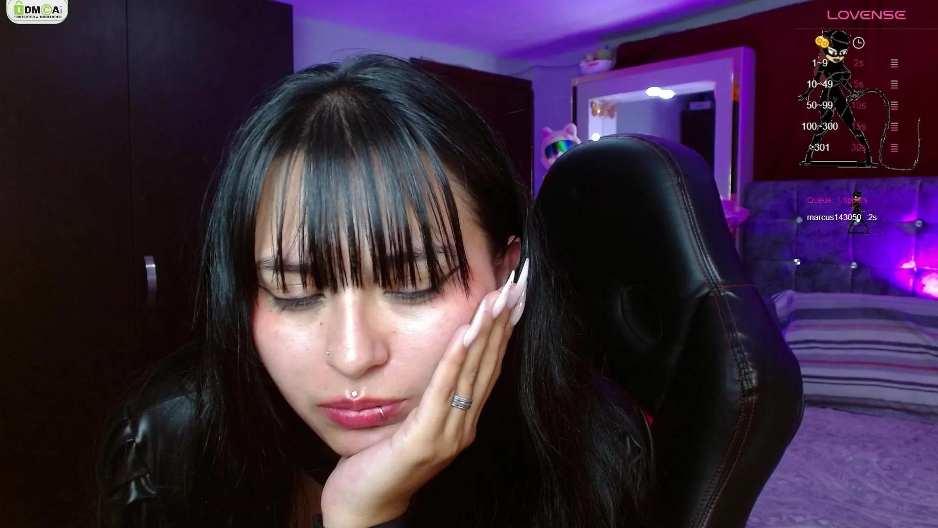 miss_scarllet on Cam4 