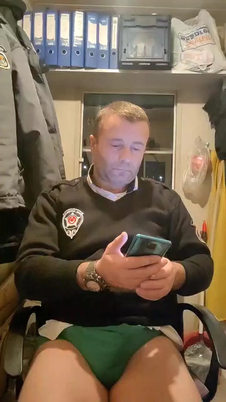 muscularbigcock on Cam4